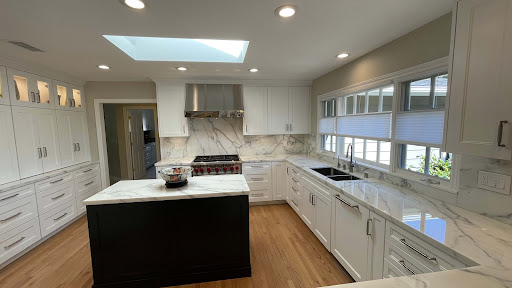 Classic Brightness: A Transitional Kitchen Transformation in Santa Ana